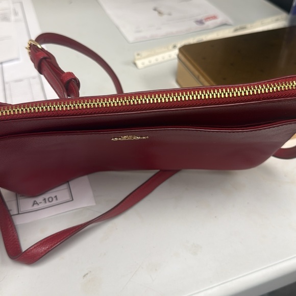 Red coach purse - Picture 2 of 2